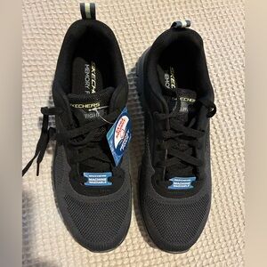 NWT Men’s Skechers Black Memory Foam Sneakers, Size 10.5